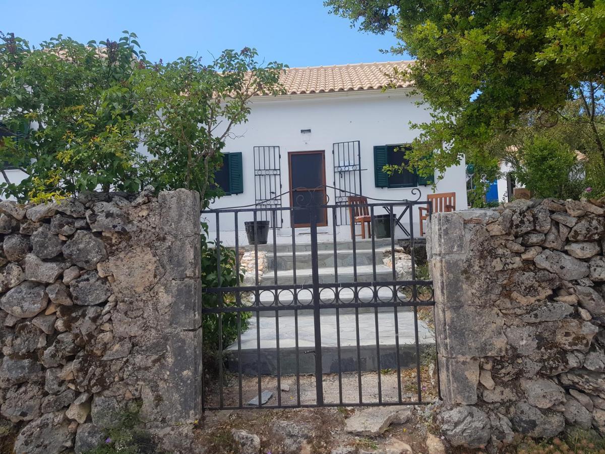 Agia Marina  Dorinda 아파트 외부 사진